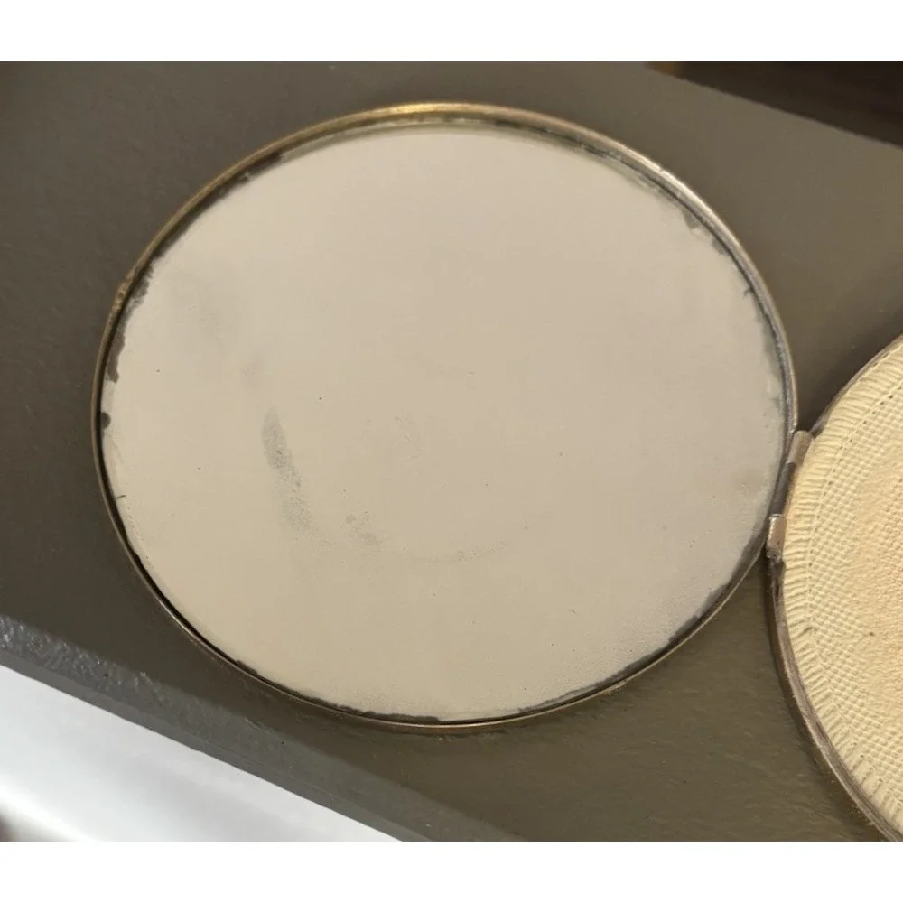 Vtg Large Brass Tone Powder Compact w/Mirror, Puff & Net Engraved Berry Leaf 4